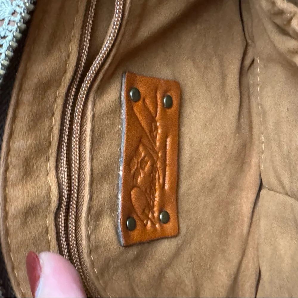 Patricia Nash Green Leather Clutch - Picture 3 of 3